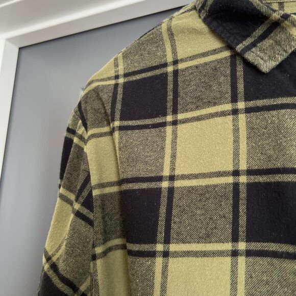 Green flannel shirt - Picture 2 of 2